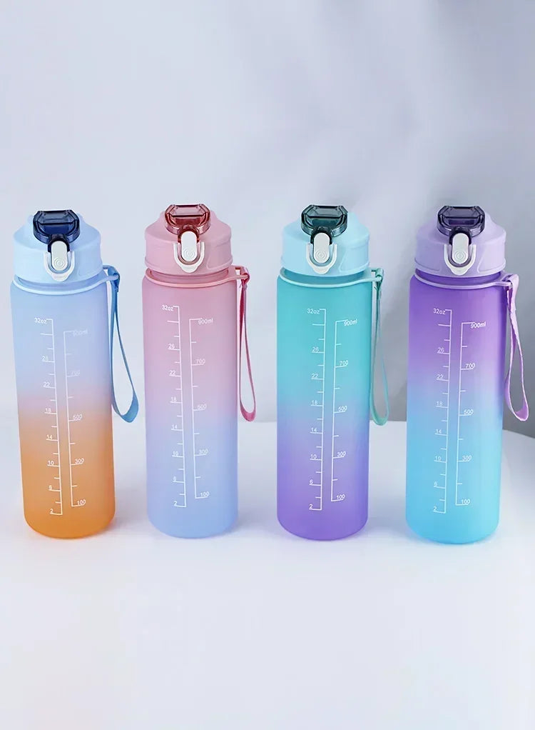 750ml-900ml Sports Water Bottle with Straw – High-Temperature Resistant Plastic Cup with Gradient Rainbow Frosted Design – Leakproof, BPA-Free, Graduated Markings for Gym & Outdoor